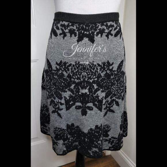 3/$30 Cupio Black and Gray Floral Sweater Skirt - Picture 1 of 8